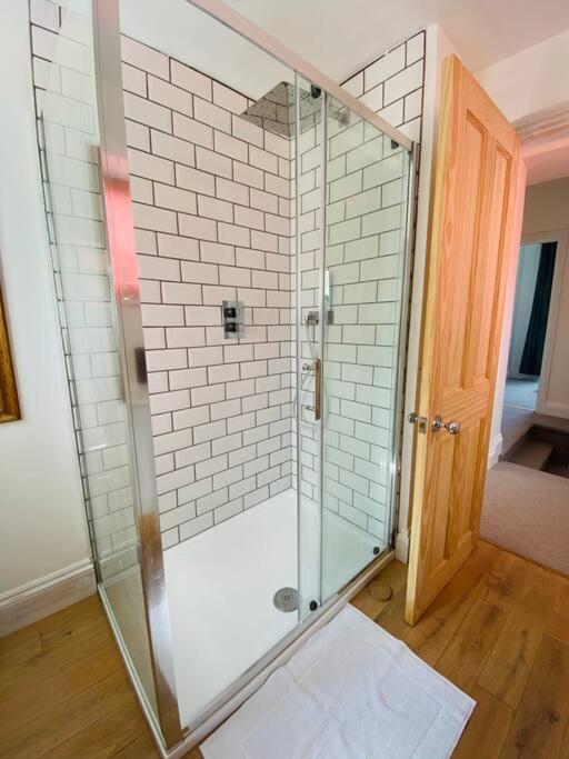 Beautiful 2 Bed End Terrace Victorian Town House Apartment Redruth Bagian luar foto