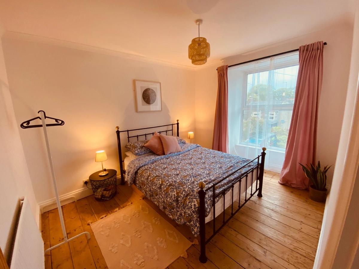 Beautiful 2 Bed End Terrace Victorian Town House Apartment Redruth Bagian luar foto